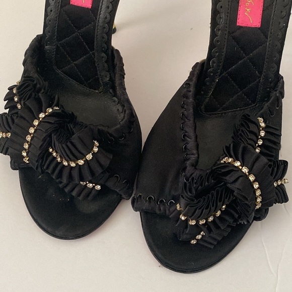 Betsey Johnson Satin Black Peep Toe Mules Heels size 7 M - Picture 3 of 9